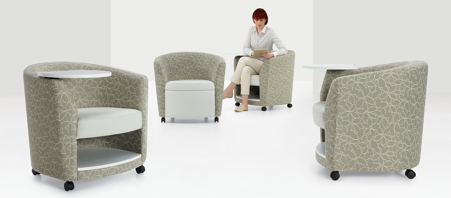 lounge chair with casters